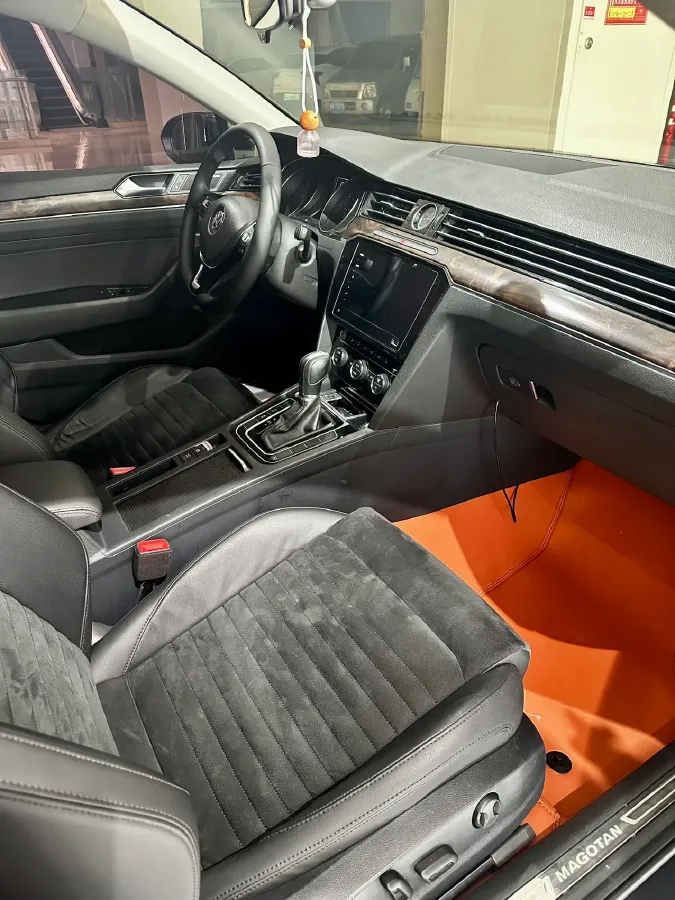 2018 Volkswagen Magotan 1.8T 180HP L4 7DCT,autocango,china used car exporter,china ev exporter,chinese used car exporter,chinese used ev exporter