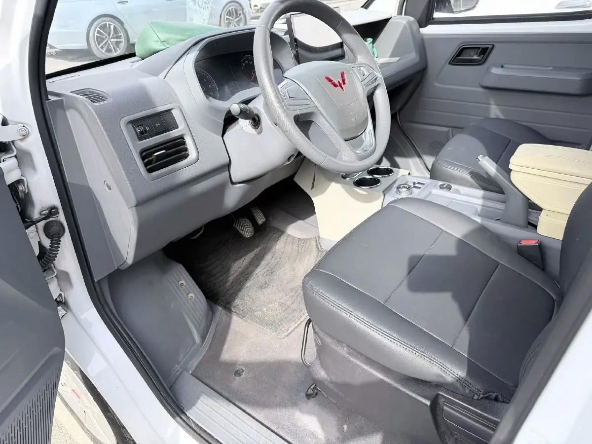 2024 WuLing YangGuang BEV 41.9KWH,autocango,china used car exporter,china ev exporter,chinese used car exporter,chinese used ev exporter