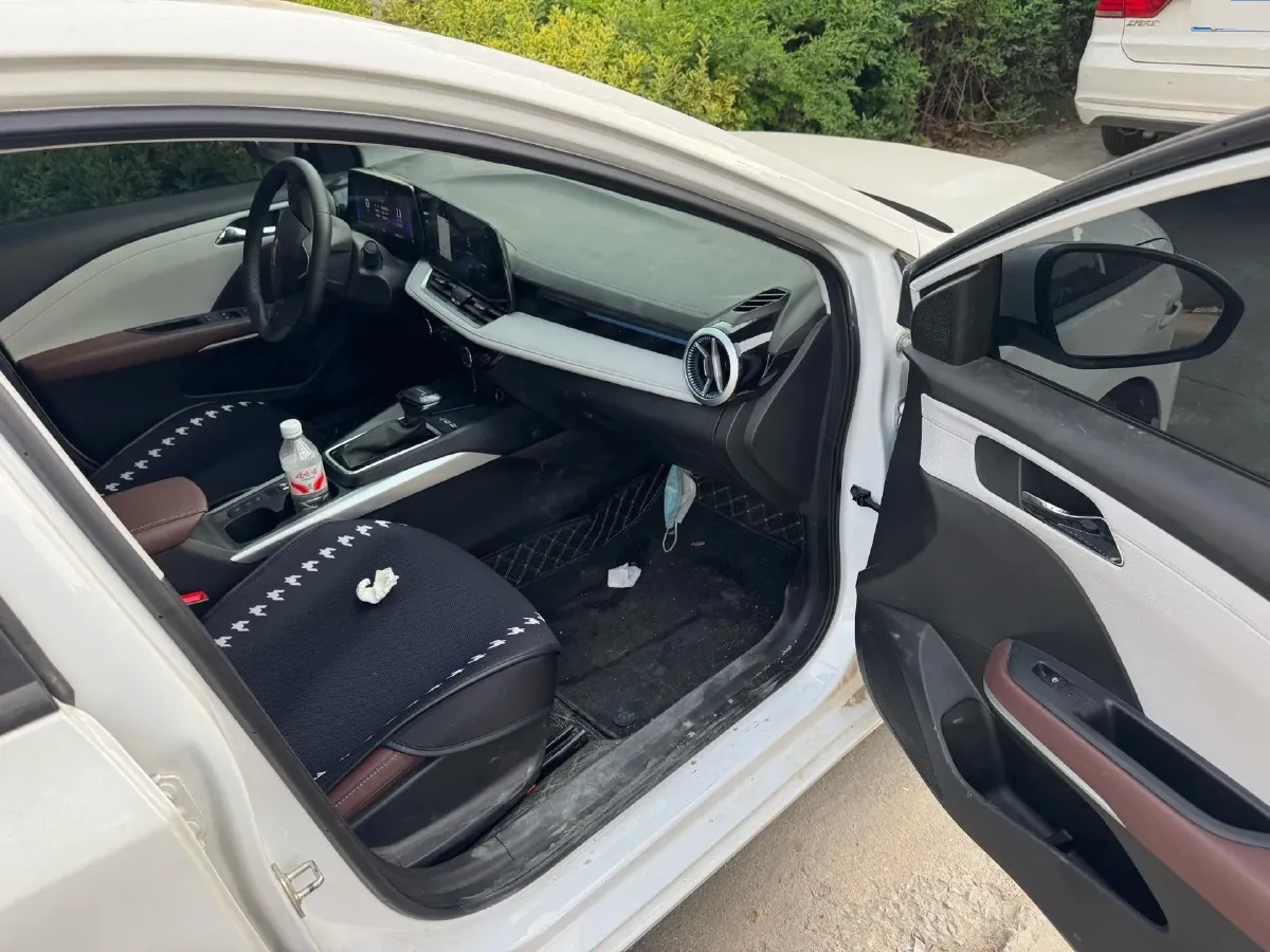 2023 Chevrolet Monza 1.5L 113HP L4 6DCT,autocango,china used car exporter,china ev exporter,chinese used car exporter,chinese used ev exporter