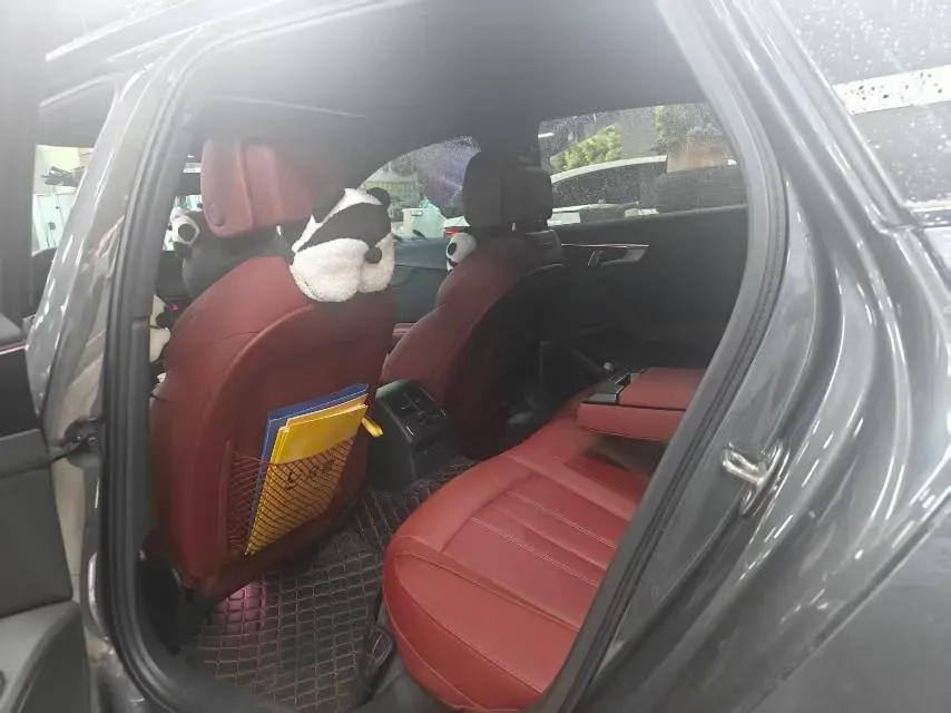 2024 Audi A4L 2.0T 190HP L4 7DCT,autocango,china used car exporter,china ev exporter,chinese used car exporter,chinese used ev exporter