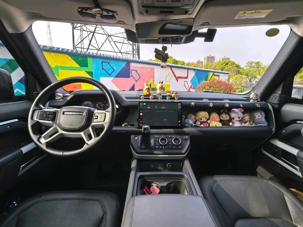 2023 Land Rover Defender 3.0T 400HP L6 8AT,autocango,china used car exporter,china ev exporter,chinese used car exporter,chinese used ev exporter