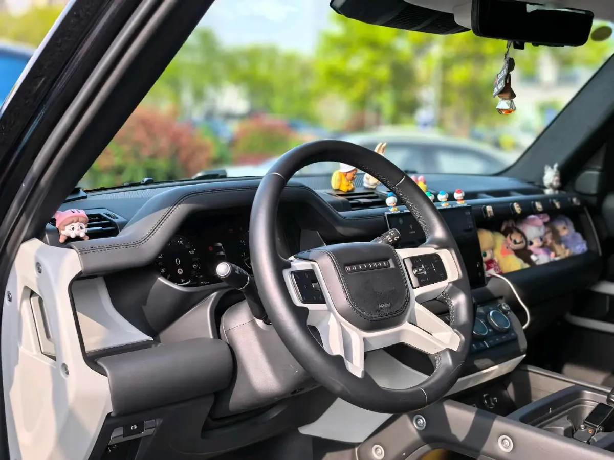 2023 Land Rover Defender 3.0T 400HP L6 8AT,autocango,china used car exporter,china ev exporter,chinese used car exporter,chinese used ev exporter