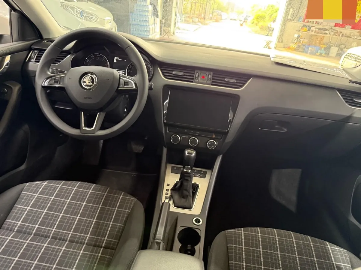 2019 Skoda Octavia 1.5L 116HP L4 6AT,autocango,china used car exporter,china ev exporter,chinese used car exporter,chinese used ev exporter