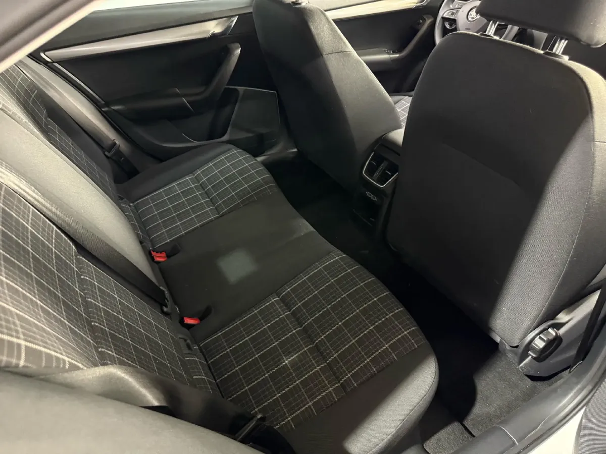 2019 Skoda Octavia 1.5L 116HP L4 6AT,autocango,china used car exporter,china ev exporter,chinese used car exporter,chinese used ev exporter