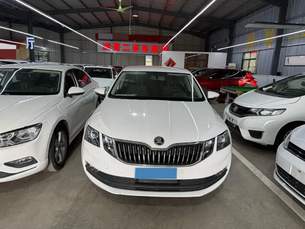 2019 Skoda Octavia 1.5L 116HP L4 6AT,autocango,china used car exporter,china ev exporter,chinese used car exporter,chinese used ev exporter