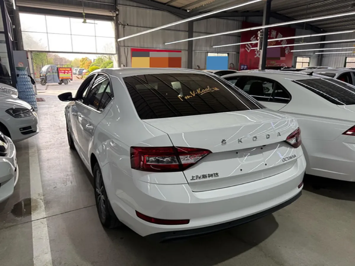 2019 Skoda Octavia 1.5L 116HP L4 6AT,autocango,china used car exporter,china ev exporter,chinese used car exporter,chinese used ev exporter