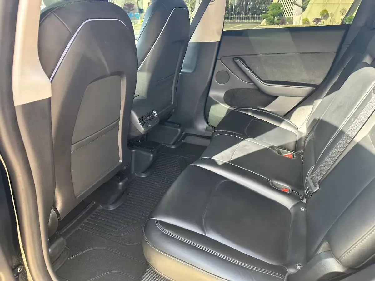 2022 Tesla Model Y BEV 60KWH,autocango,china used car exporter,china ev exporter,chinese used car exporter,chinese used ev exporter