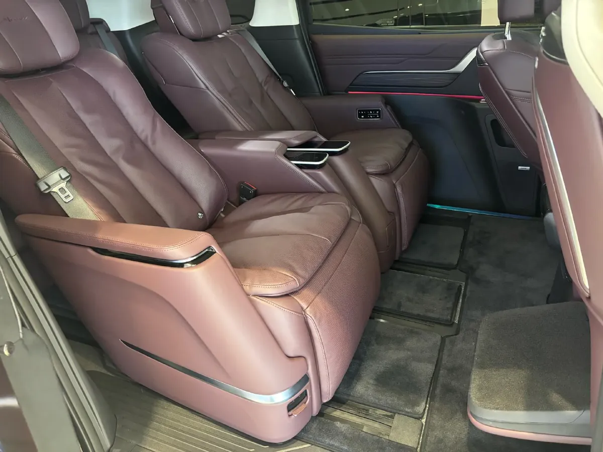 2025 Buick Century 2.0T 237HP L4 9AT,autocango,china used car exporter,china ev exporter,chinese used car exporter,chinese used ev exporter