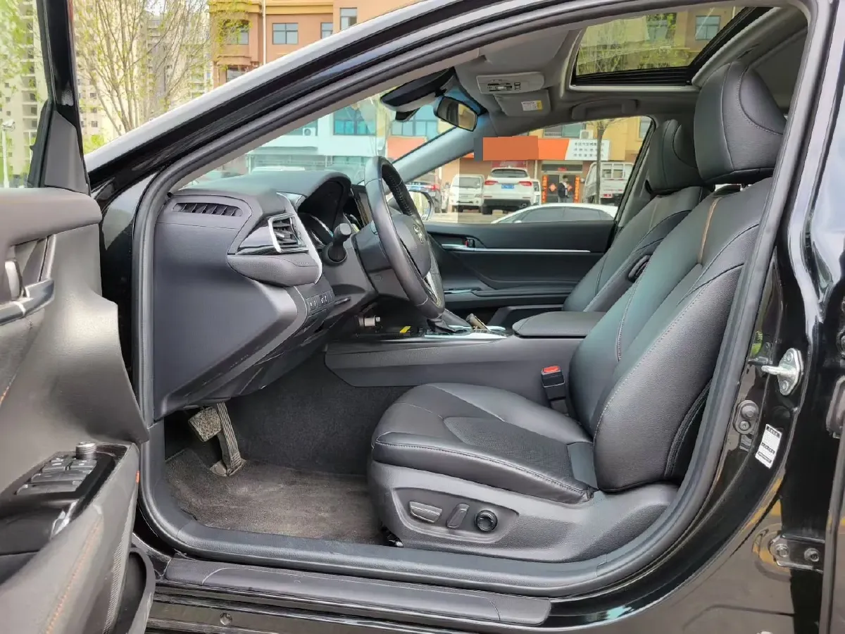 2023 Toyota Camry 2.5L 178HP L4 E-CVT Hybrid,autocango,china used car exporter,china ev exporter,chinese used car exporter,chinese used ev exporter