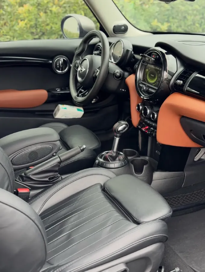 2016 MINI MINI 1.5T 136HP L3 6AT,autocango,china used car exporter,china ev exporter,chinese used car exporter,chinese used ev exporter