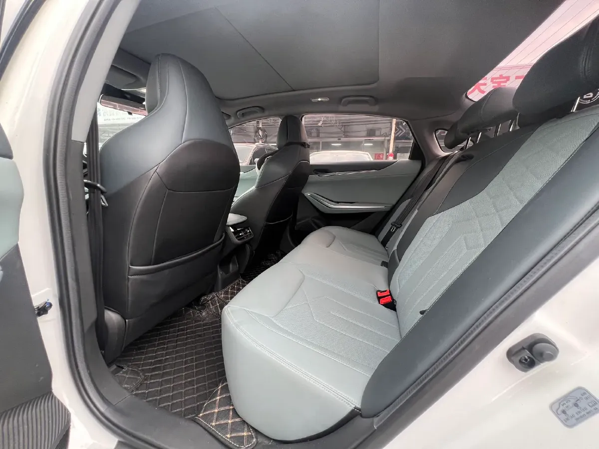 2023 ChangAn Raeton Plus 1.5T 188HP L4 7DCT,autocango,china used car exporter,china ev exporter,chinese used car exporter,chinese used ev exporter