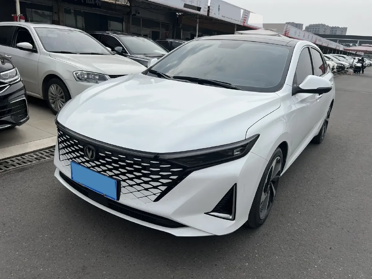 2023 ChangAn Raeton Plus 1.5T 188HP L4 7DCT,autocango,china used car exporter,china ev exporter,chinese used car exporter,chinese used ev exporter