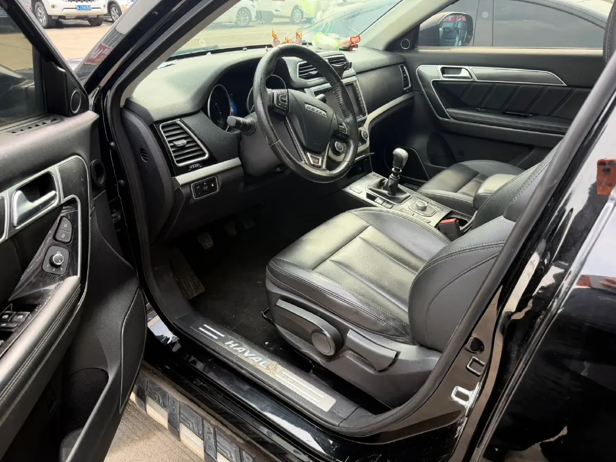 2017 Haval H6 Coupe 2.0T 197HP L4 6MT,autocango,china used car exporter,china ev exporter,chinese used car exporter,chinese used ev exporter