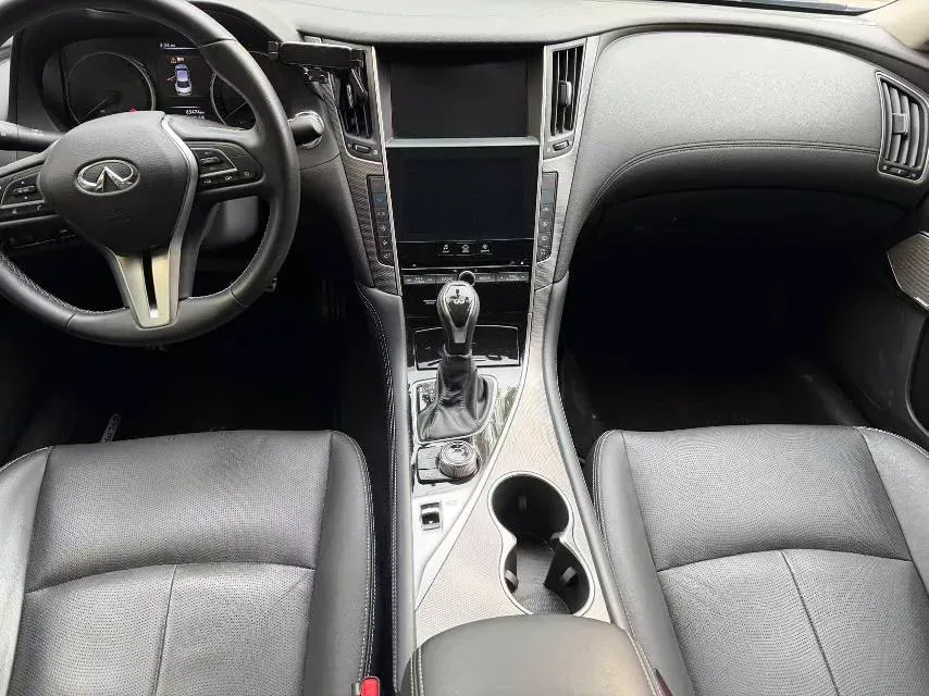 2018 Jeep Grand Commander 2.0T 265HP L4 9AT,autocango,china used car exporter,china ev exporter,chinese used car exporter,chinese used ev exporter