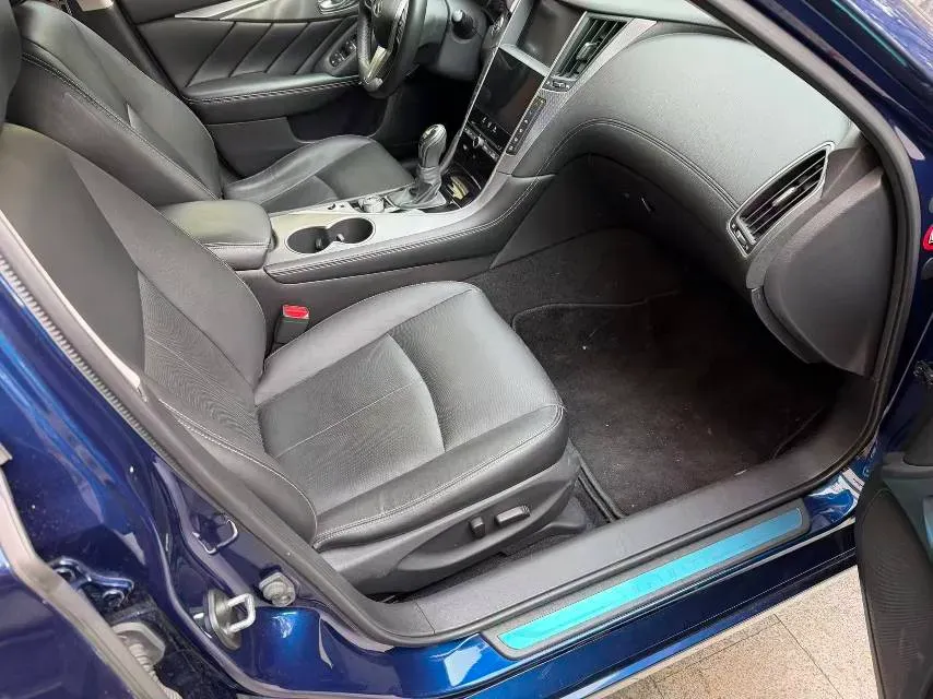 2018 Jeep Grand Commander 2.0T 265HP L4 9AT,autocango,china used car exporter,china ev exporter,chinese used car exporter,chinese used ev exporter