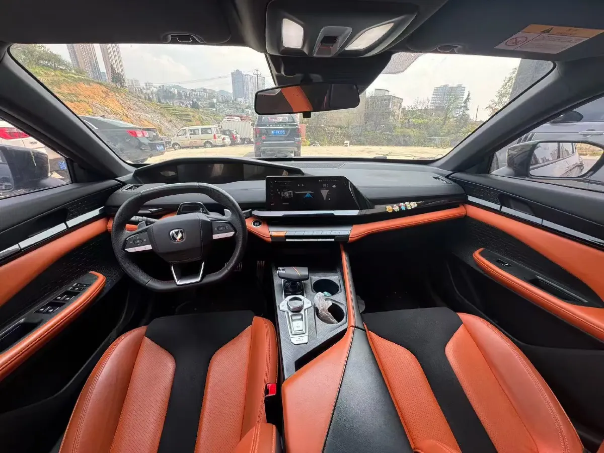 2023 ChangAn UNI-V 1.5T 188HP L4 7DCT,autocango,china used car exporter,china ev exporter,chinese used car exporter,chinese used ev exporter