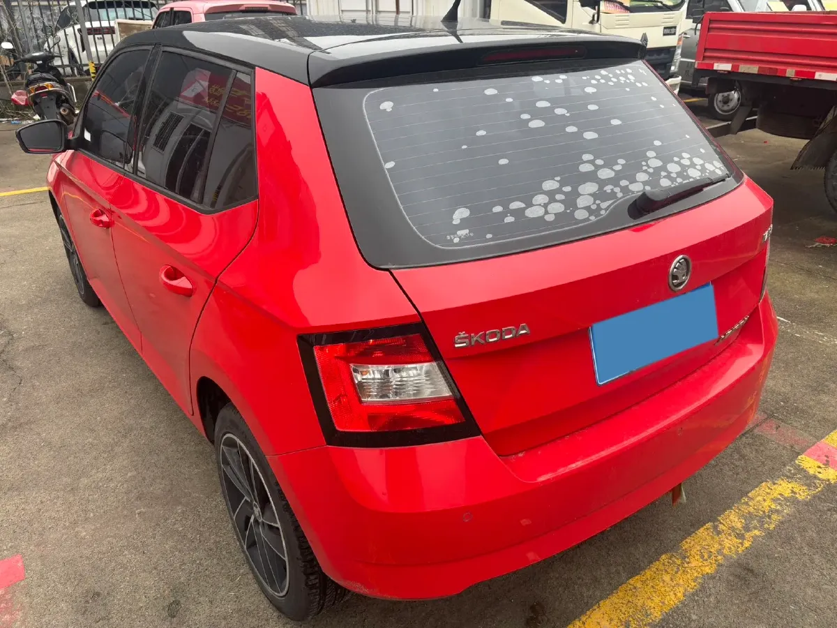 2017 Skoda Fabia 1.6L 110HP L4 6AT,autocango,china used car exporter,china ev exporter,chinese used car exporter,chinese used ev exporter