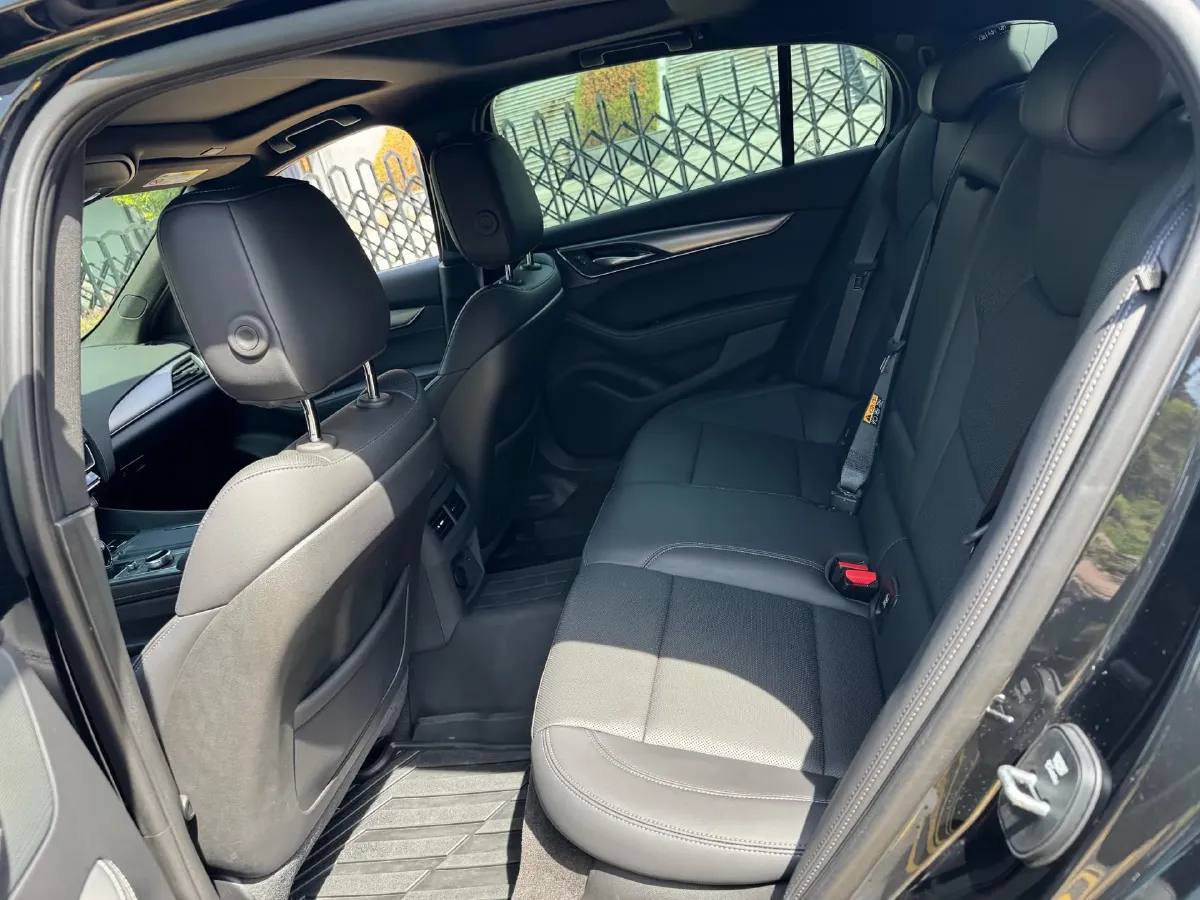 2025 Cadillac CT5 2.0T 237HP L4 10AT,autocango,china used car exporter,china ev exporter,chinese used car exporter,chinese used ev exporter