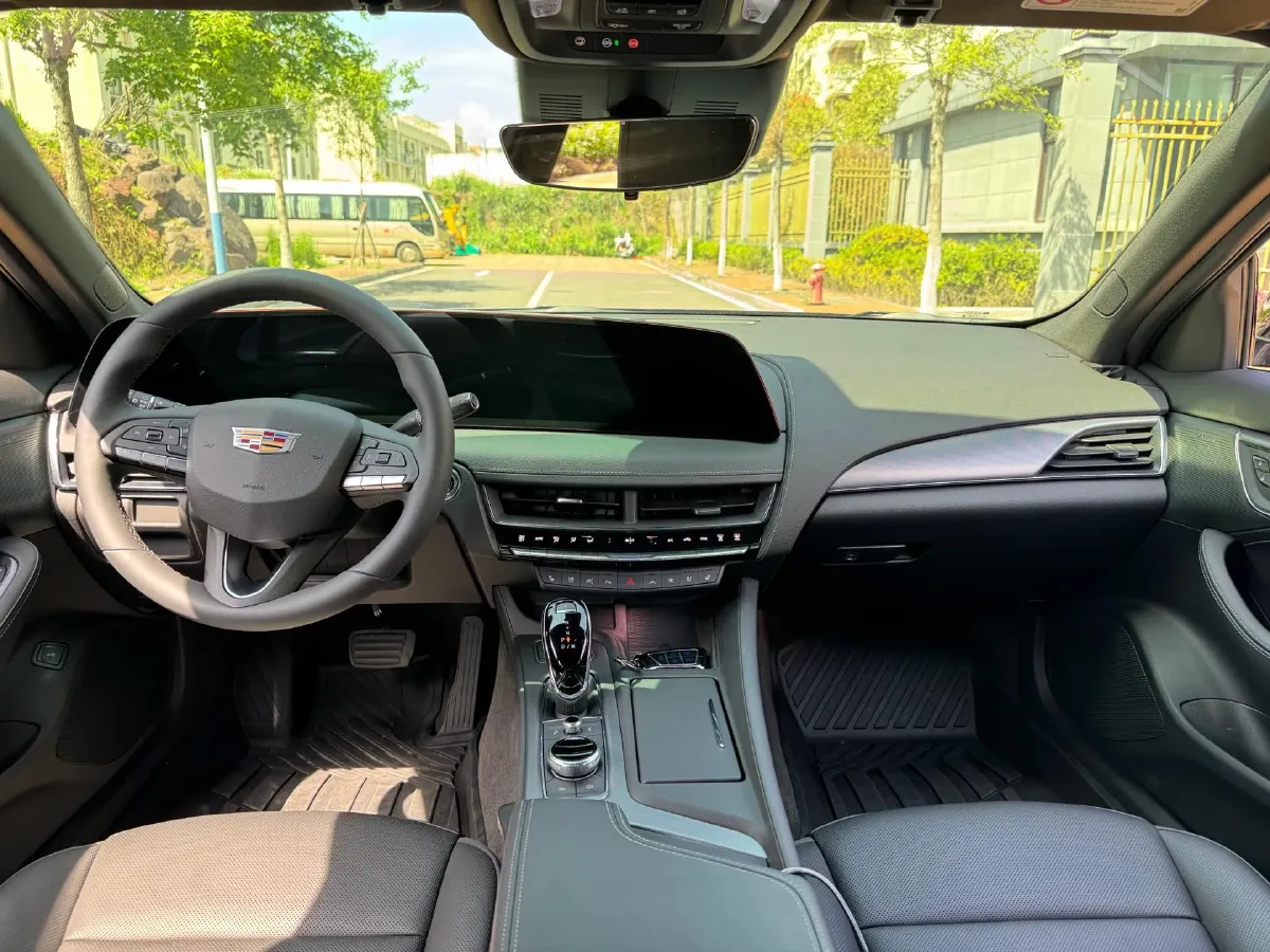 2025 Cadillac CT5 2.0T 237HP L4 10AT,autocango,china used car exporter,china ev exporter,chinese used car exporter,chinese used ev exporter