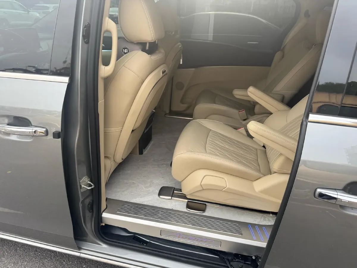 2023 Buick GL8 2.0T 237HP L4 9AT,autocango,china used car exporter,china ev exporter,chinese used car exporter,chinese used ev exporter