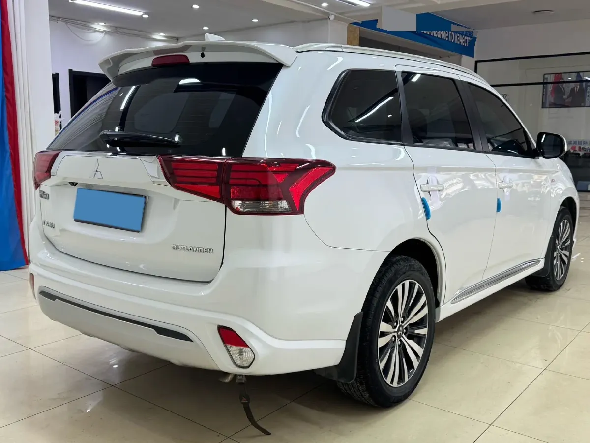2021 Mitsubishi Outlander 2.0L 166HP L4 CVT,autocango,china used car exporter,china ev exporter,chinese used car exporter,chinese used ev exporter