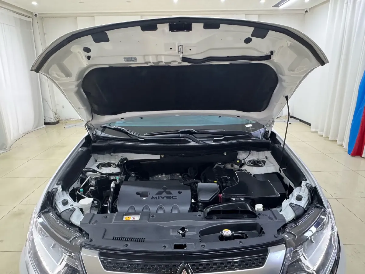 2021 Mitsubishi Outlander 2.0L 166HP L4 CVT,autocango,china used car exporter,china ev exporter,chinese used car exporter,chinese used ev exporter