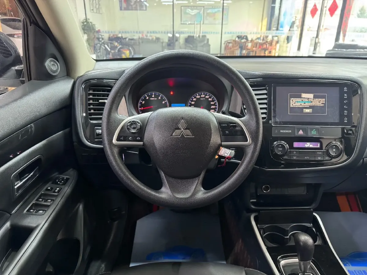 2021 Mitsubishi Outlander 2.0L 166HP L4 CVT,autocango,china used car exporter,china ev exporter,chinese used car exporter,chinese used ev exporter