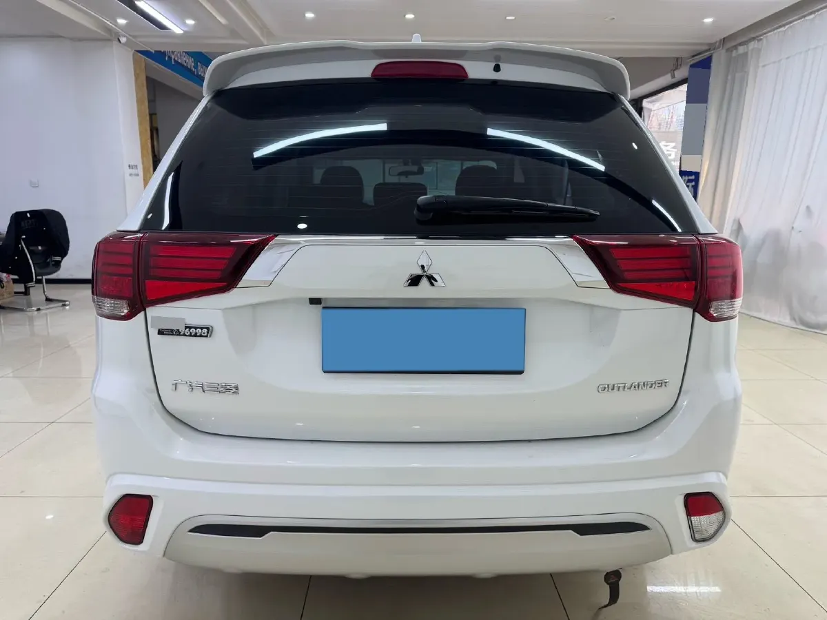 2021 Mitsubishi Outlander 2.0L 166HP L4 CVT,autocango,china used car exporter,china ev exporter,chinese used car exporter,chinese used ev exporter