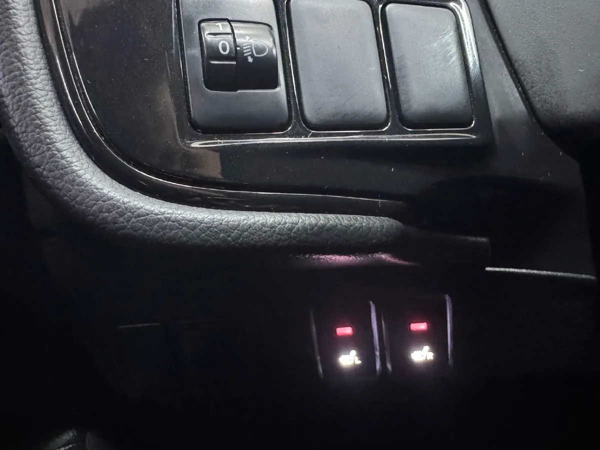 2021 Mitsubishi Outlander 2.0L 166HP L4 CVT,autocango,china used car exporter,china ev exporter,chinese used car exporter,chinese used ev exporter