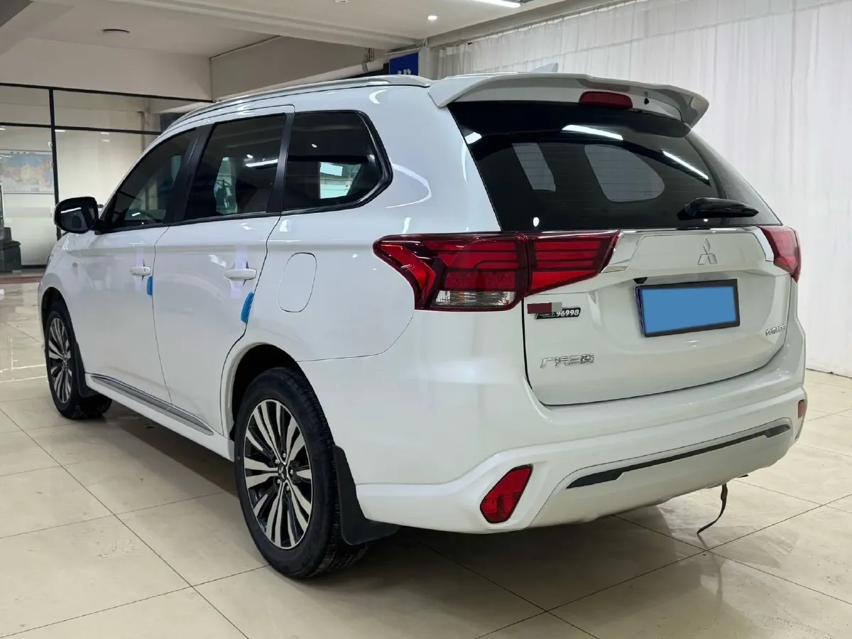 2021 Mitsubishi Outlander 2.0L 166HP L4 CVT,autocango,china used car exporter,china ev exporter,chinese used car exporter,chinese used ev exporter