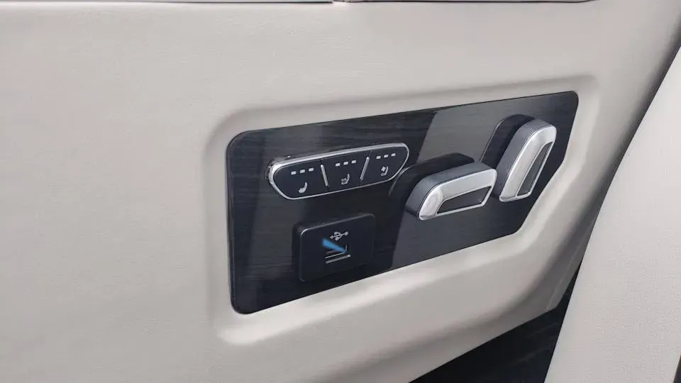 2020 Buick GL8 2.0T 237HP L4 9AT,autocango,china used car exporter,china ev exporter,chinese used car exporter,chinese used ev exporter