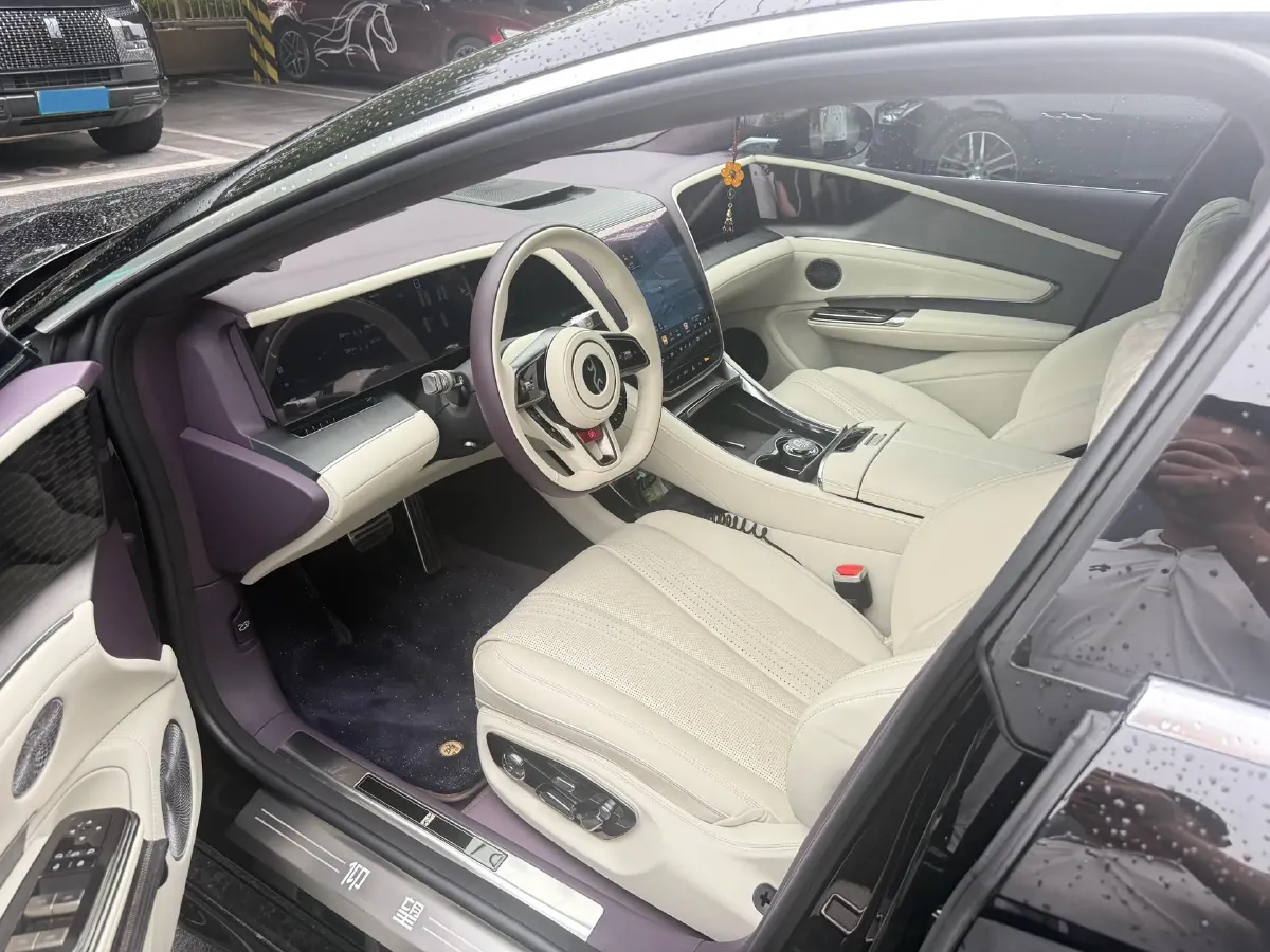 2025 YangWang U7 2.0T 245HP H4 E-CVT PHEV,autocango,china used car exporter,china ev exporter,chinese used car exporter,chinese used ev exporter