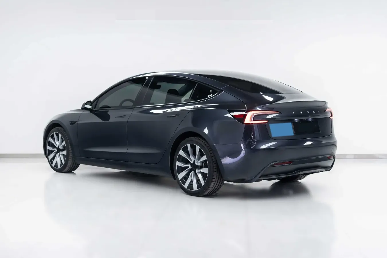 2025 Tesla Model 3 BEV,autocango,china used car exporter,china ev exporter,chinese used car exporter,chinese used ev exporter