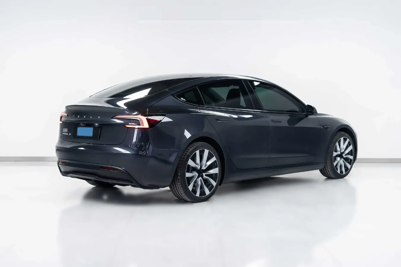 2025 Tesla Model 3 BEV,autocango,china used car exporter,china ev exporter,chinese used car exporter,chinese used ev exporter
