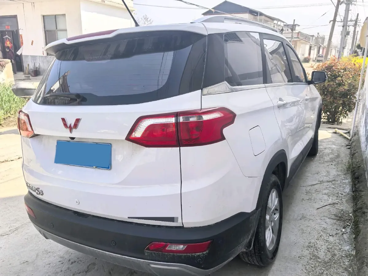 2018 WuLing HongGuang S3 1.5L 112HP L4 6MT,autocango,china used car exporter,china ev exporter,chinese used car exporter,chinese used ev exporter