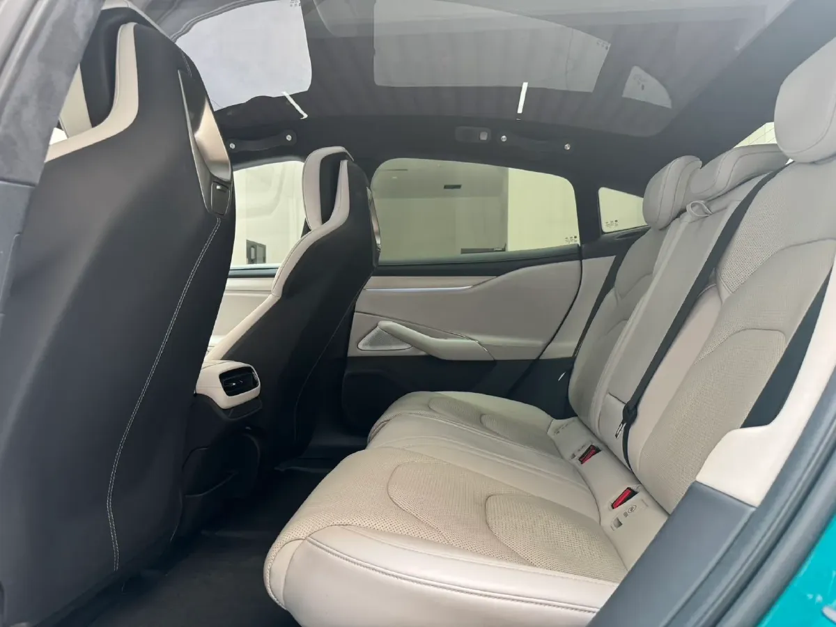 2024 MI SU7 BEV 101KWH,autocango,china used car exporter,china ev exporter,chinese used car exporter,chinese used ev exporter