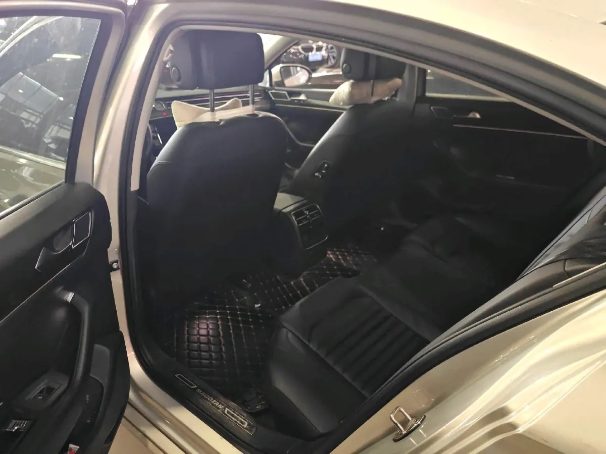 2019 Volkswagen Magotan 2.0T 186HP L4 7DCT,autocango,china used car exporter,china ev exporter,chinese used car exporter,chinese used ev exporter