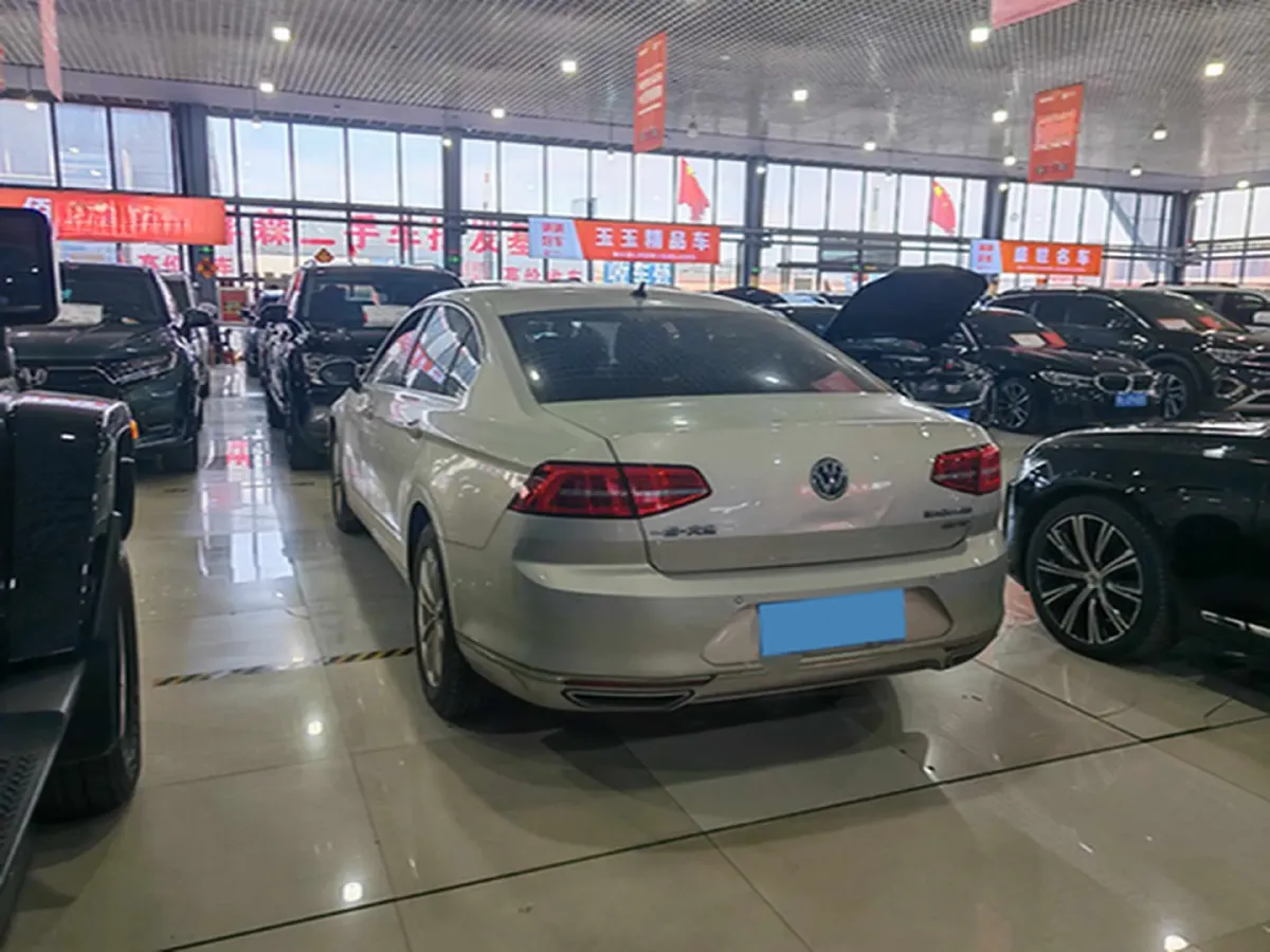 2019 Volkswagen Magotan 2.0T 186HP L4 7DCT,autocango,china used car exporter,china ev exporter,chinese used car exporter,chinese used ev exporter