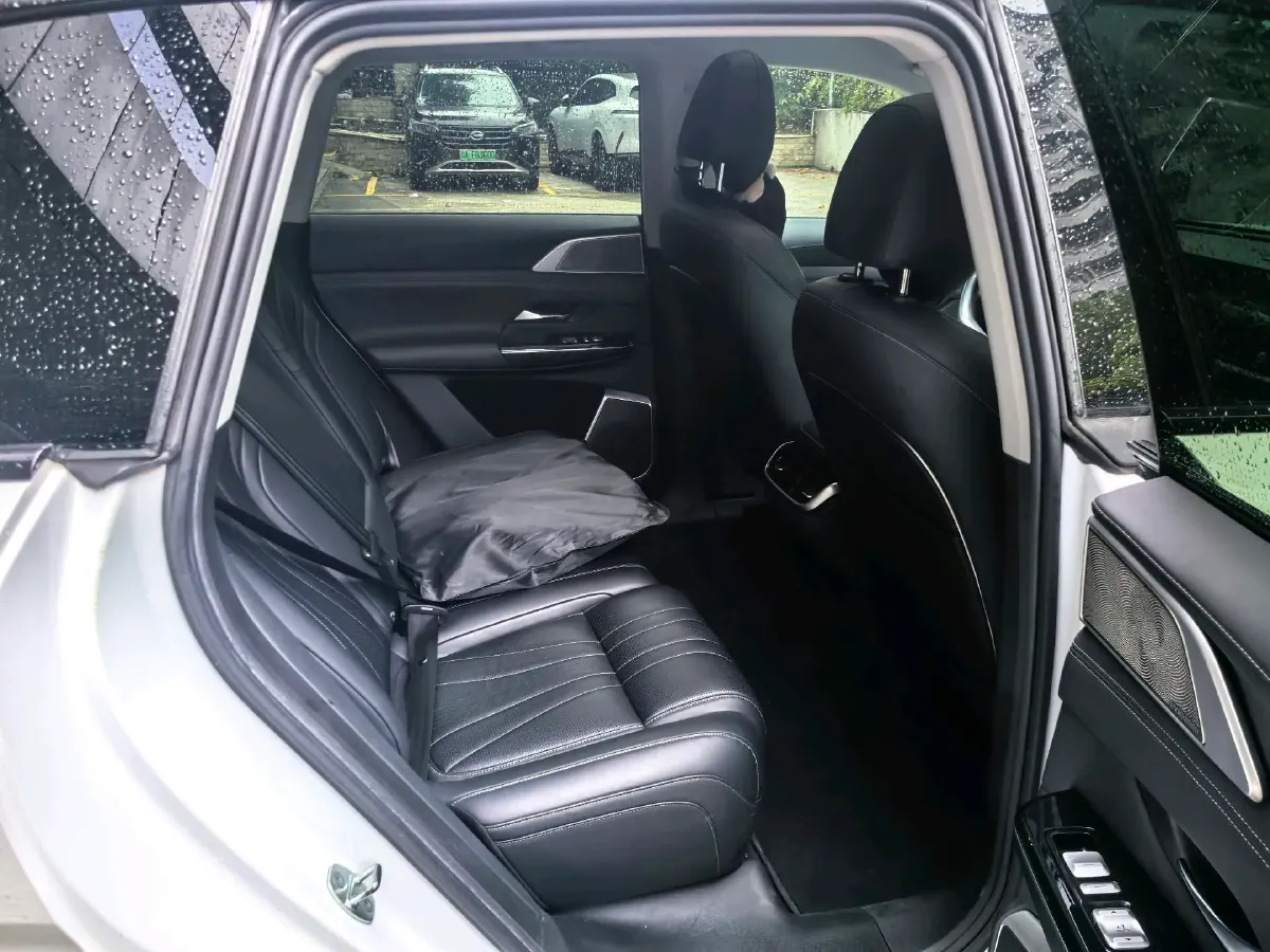 2022 Xpeng G9 BEV 98KWH,autocango,china used car exporter,china ev exporter,chinese used car exporter,chinese used ev exporter