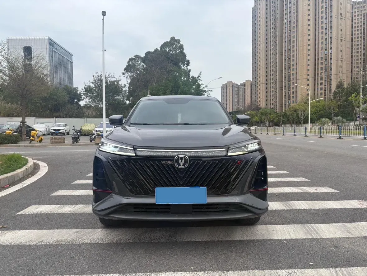 2022 ChangAn CS75 Plus 1.5T 188HP L4 8AT,autocango,china used car exporter,china ev exporter,chinese used car exporter,chinese used ev exporter