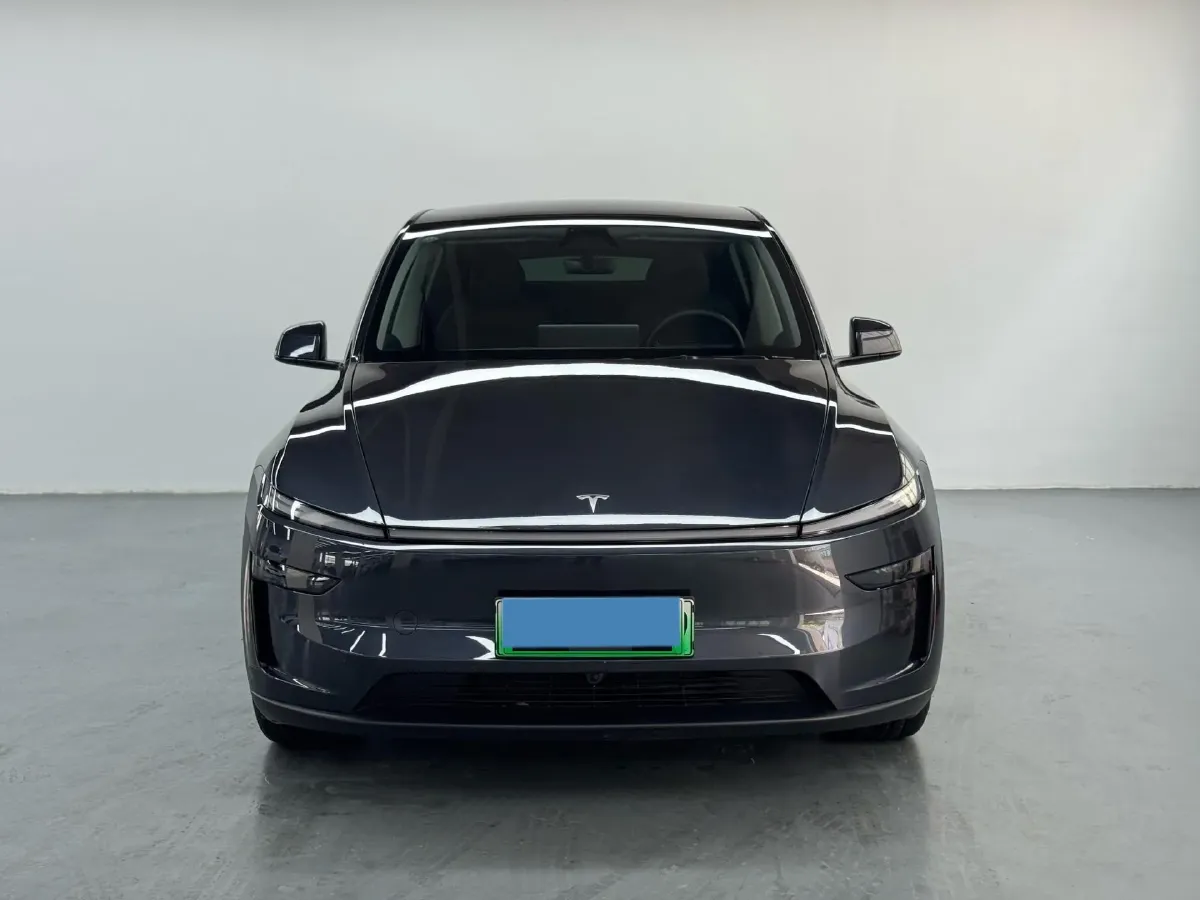 2025 Tesla Model Y BEV 62.5KWH,autocango,china used car exporter,china ev exporter,chinese used car exporter,chinese used ev exporter