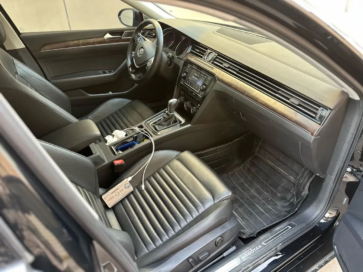 2018 Volkswagen Magotan 1.8T 180HP L4 7DCT,autocango,china used car exporter,china ev exporter,chinese used car exporter,chinese used ev exporter