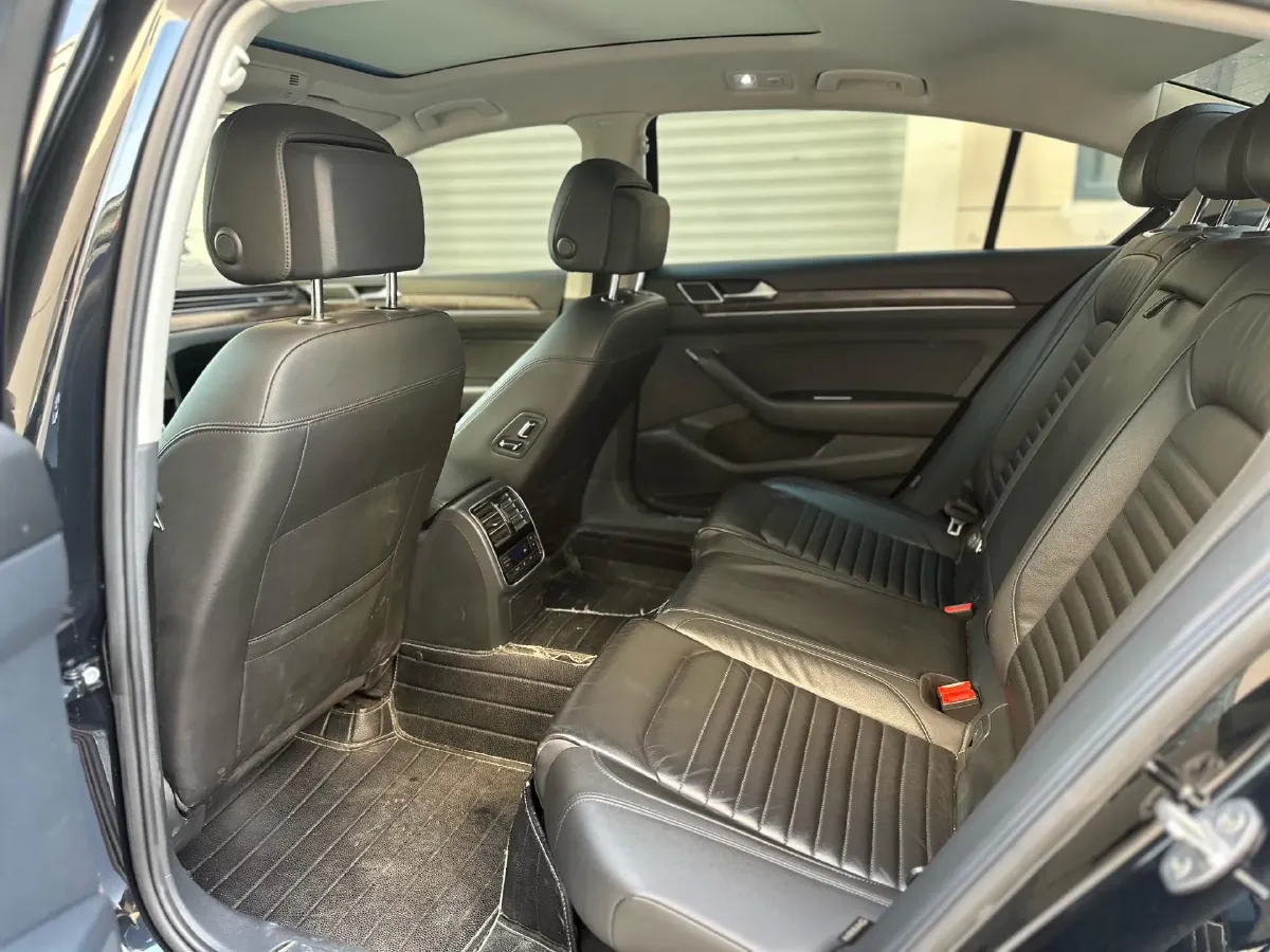 2018 Volkswagen Magotan 1.8T 180HP L4 7DCT,autocango,china used car exporter,china ev exporter,chinese used car exporter,chinese used ev exporter