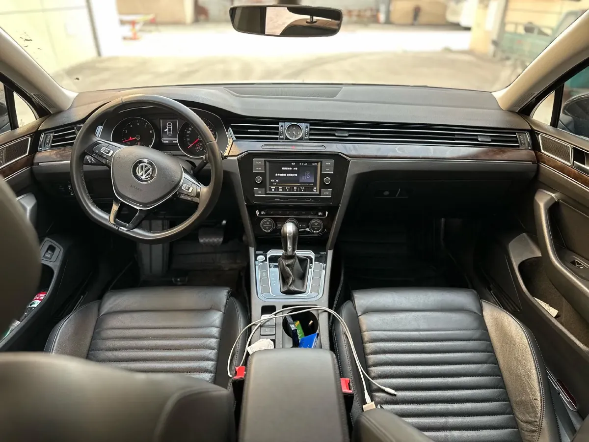 2018 Volkswagen Magotan 1.8T 180HP L4 7DCT,autocango,china used car exporter,china ev exporter,chinese used car exporter,chinese used ev exporter