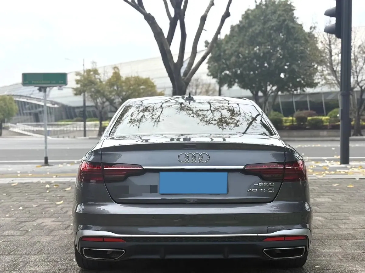 2023 Audi A4L 2.0T 190HP L4 7DCT,autocango,china used car exporter,china ev exporter,chinese used car exporter,chinese used ev exporter