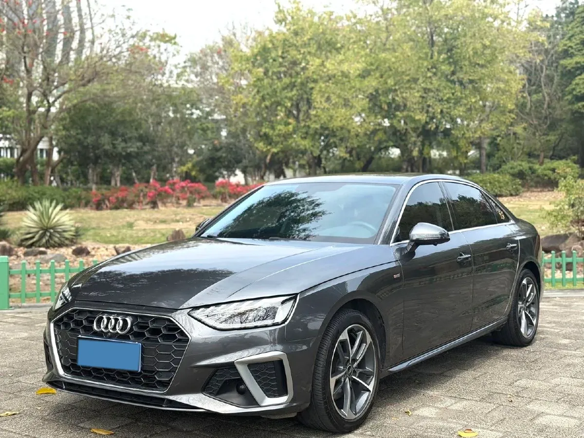 2023 Audi A4L 2.0T 190HP L4 7DCT,autocango,china used car exporter,china ev exporter,chinese used car exporter,chinese used ev exporter