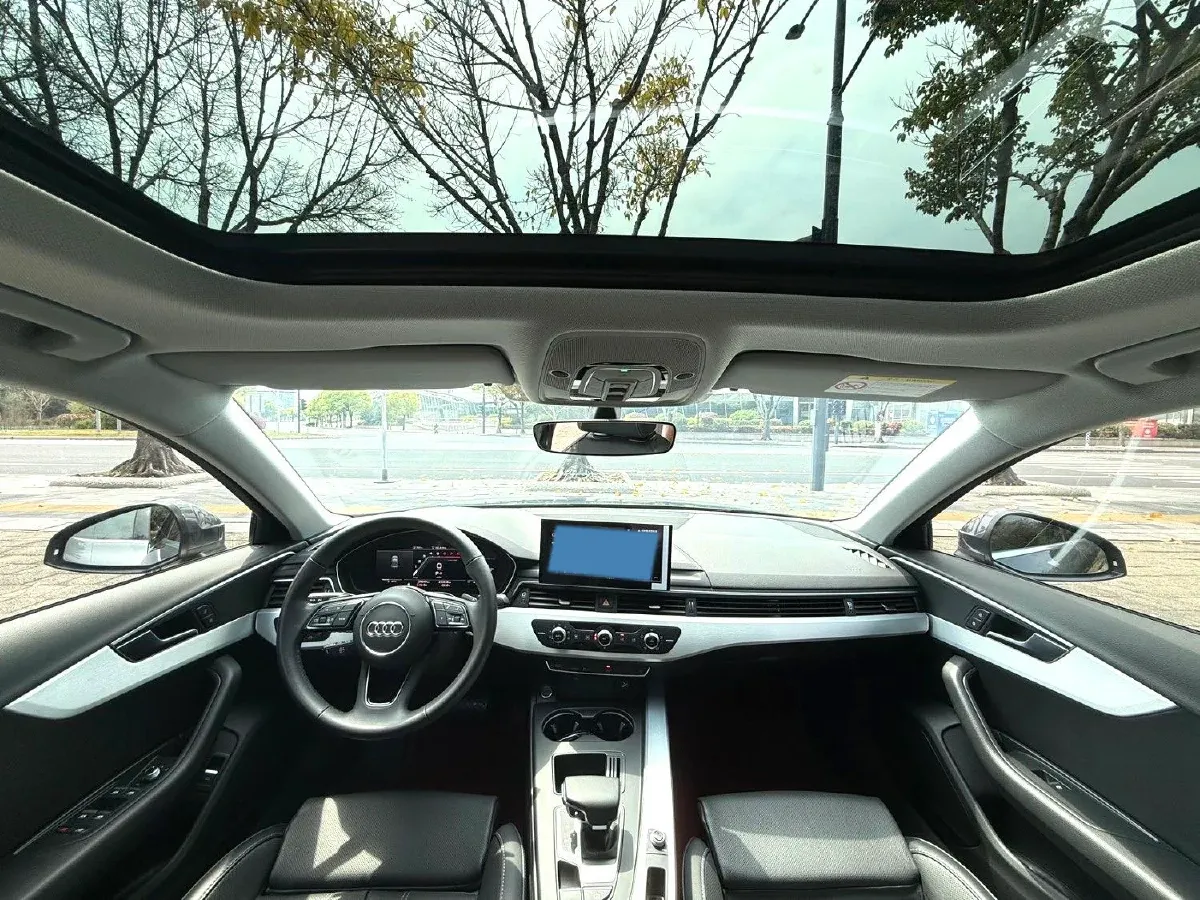 2023 Audi A4L 2.0T 190HP L4 7DCT,autocango,china used car exporter,china ev exporter,chinese used car exporter,chinese used ev exporter