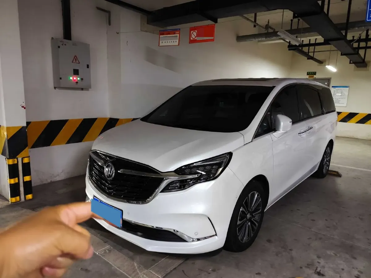 2022 Buick GL8 2.0T 237HP L4 9AT,autocango,china used car exporter,china ev exporter,chinese used car exporter,chinese used ev exporter