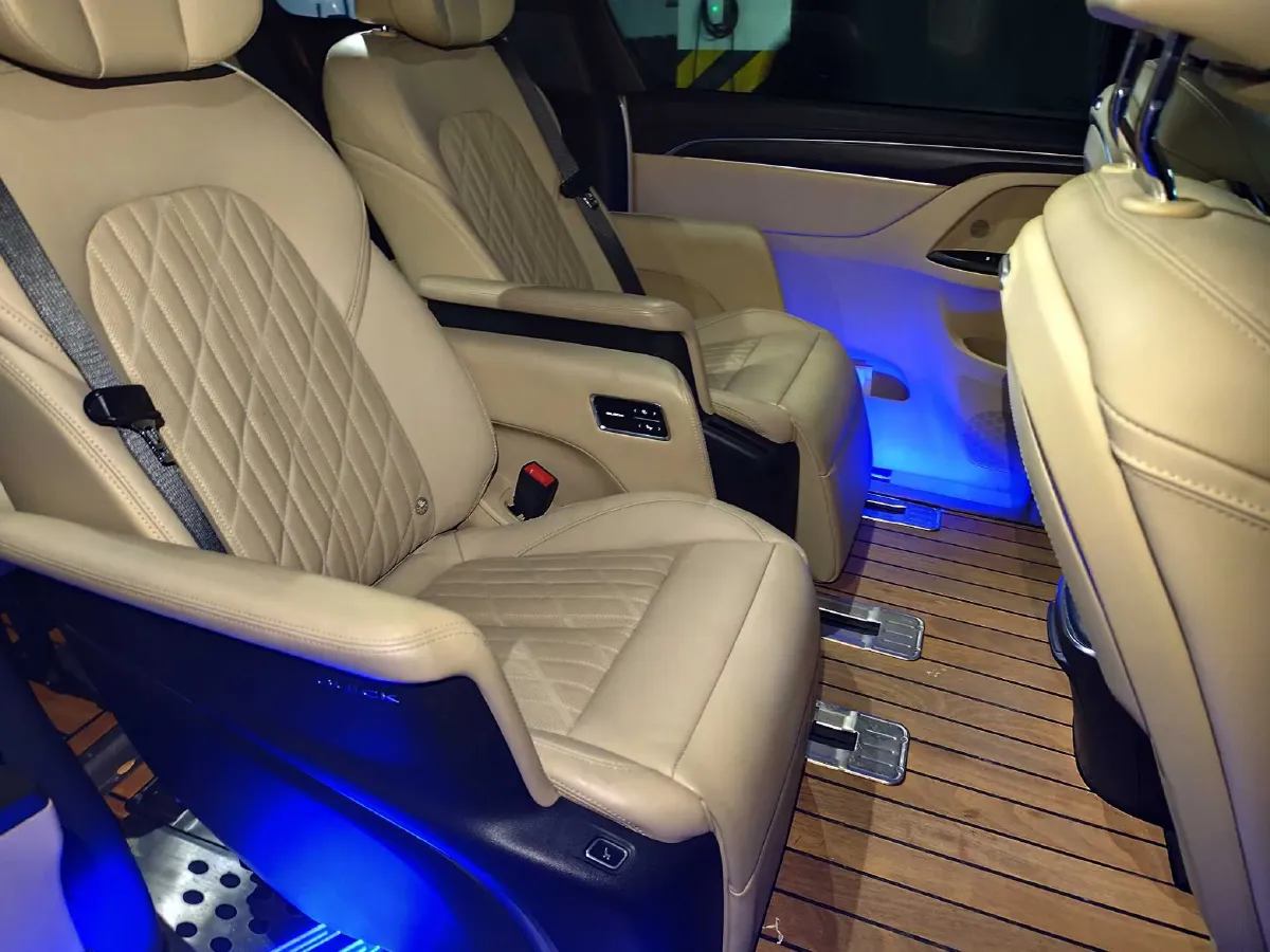 2022 Buick GL8 2.0T 237HP L4 9AT,autocango,china used car exporter,china ev exporter,chinese used car exporter,chinese used ev exporter