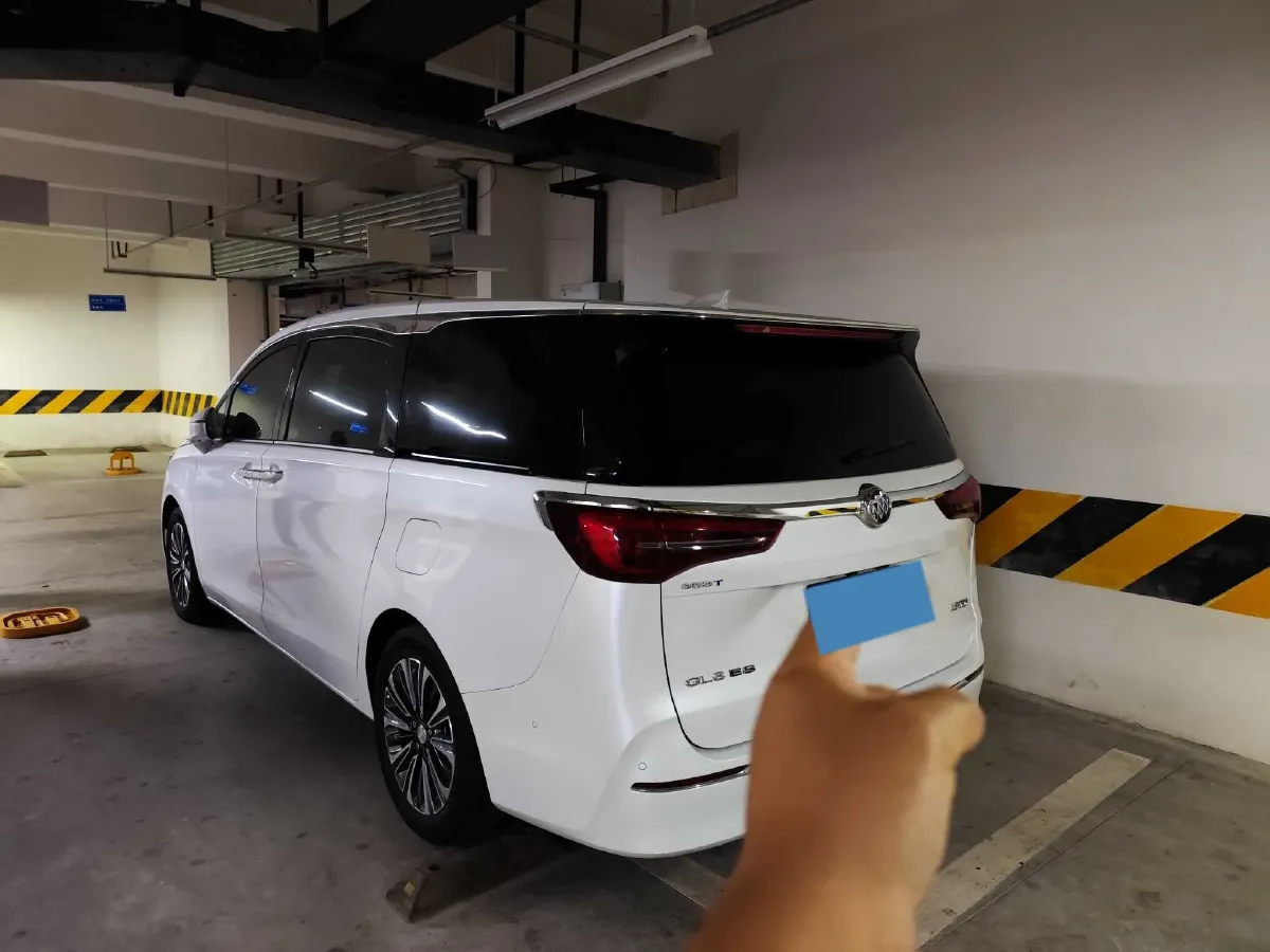 2022 Buick GL8 2.0T 237HP L4 9AT,autocango,china used car exporter,china ev exporter,chinese used car exporter,chinese used ev exporter